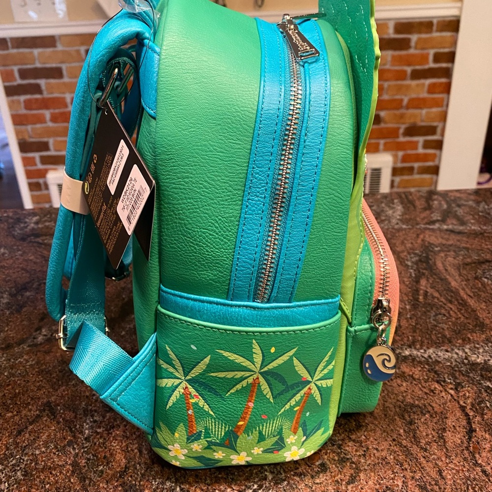 NWT Exclusive Moana Loungefly Mini Backpack - Picture 2 of 7